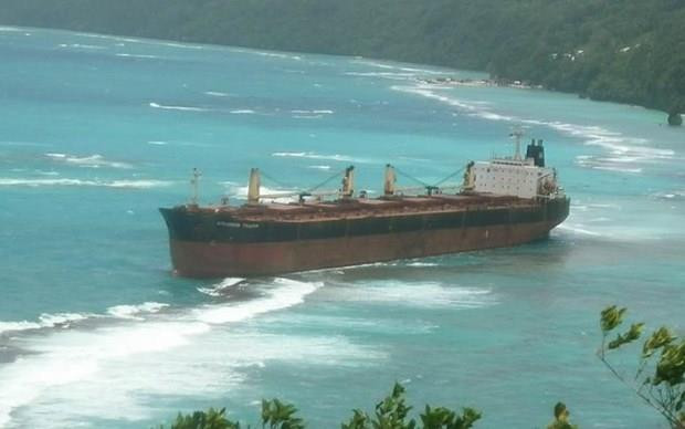 Trục vớt thành công tàu mắc cạn ở vùng đá ngầm gần đảo Solomon ảnh 1