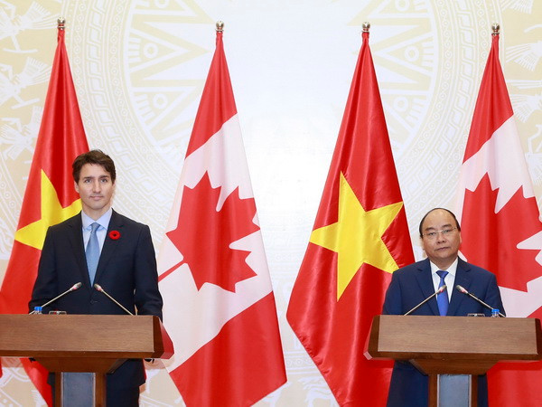 Thủ tướng Nguyễn Xuân Phúc và Thủ tướng Canada chủ trì họp báo ảnh 1