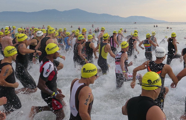 Chính thức tranh tài cuộc thi ba môn phối hợp IRONMAN tại Đà Nẵng ảnh 1