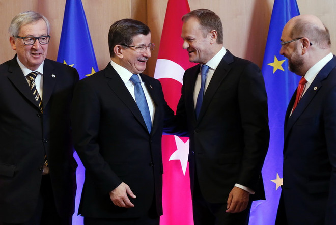 Thủ tướng Thổ Nhĩ Kỳ Davutoglu đánh giá cao thỏa thuận với EU ảnh 1