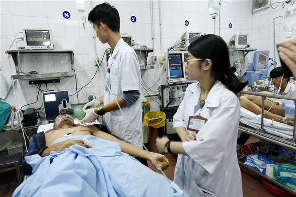 Kiểm tra nồng độ cồn, chất ma túy với các nạn nhân tai nạn giao thông ảnh 1