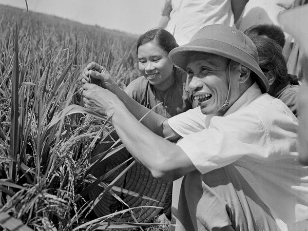 Dâng hương kỷ niệm 111 năm Ngày sinh Thủ tướng Phạm Văn Đồng ảnh 1