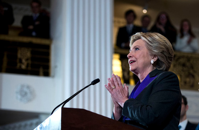Hillary Clinton tuyên bố bà thua do quyết định của ông Comey. (Nguồn: New York Times) Hillary Clinton tuyên bố Giám đốc FBI khiến bà thua trước ông Trump ảnh 1