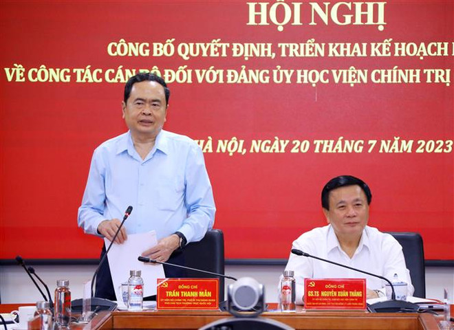 Ông Trần Thanh Mẫn, Ủy viên Bộ Chính trị, Phó Chủ tịch Thường trực Quốc hội, Trưởng đoàn Kiểm tra phát biểu kết luận buổi làm việc. (Ảnh: Văn Điệp/TTXVN) Đoàn kiểm tra 888 làm việc với Đảng ủy Học viện Chính trị quốc gia HCM ảnh 1