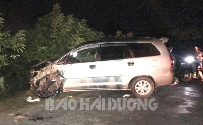 Hải Dương: Ôtô đâm 4 xe máy trong đêm, nhiều người bị thương nặng ảnh 1