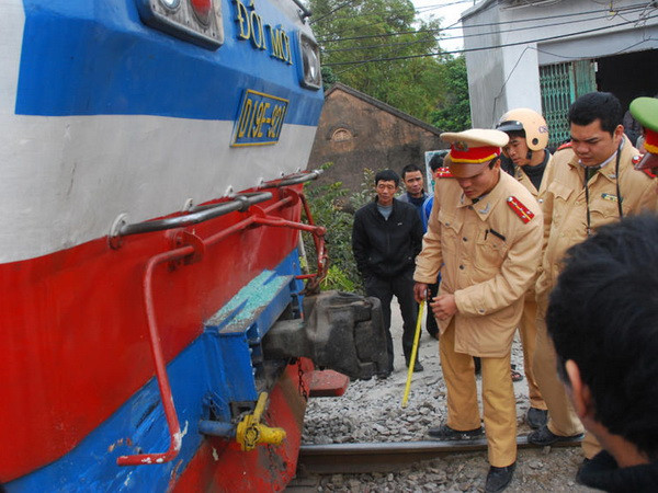 Hà Nam: Va chạm giữa tàu hỏa và ôtô làm một người thiệt mạng ảnh 1