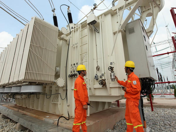 Đóng điện hai công trình cấp bách cấp điện cho miền Nam ảnh 1