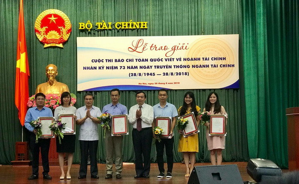 Thông tấn xã Việt Nam đoạt ba giải báo chí viết về ngành tài chính ảnh 1