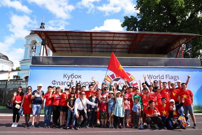 Đội bóng đá thiếu niên Việt Nam tranh tài ở World Flags Junior Cup ảnh 4