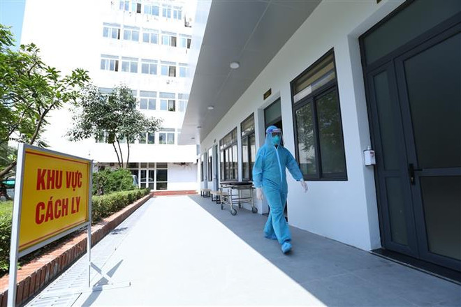 Khu vực cách ly nếu có trường hợp nghi nhiễm COVID-19 hoặc có lịch trình đi qua vùng có ổ dịch. (Ảnh: Minh QuyếtTTXVN) Ý thức của người dân là vắcxin tốt nhất để đẩy lùi dịch COVID-19 ảnh 2