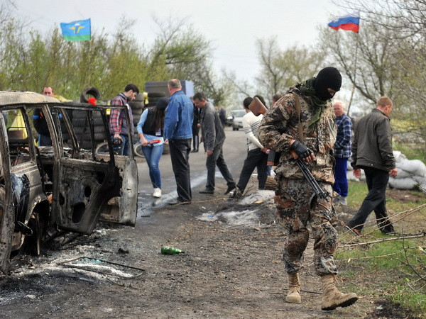 Ukraine tố tình báo Nga dàn xếp vụ đấu súng gần Slavyansk ảnh 1