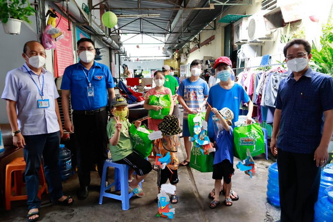Mang Tết Trung thu đến với trẻ em có hoàn cảnh đặc biệt ảnh 2