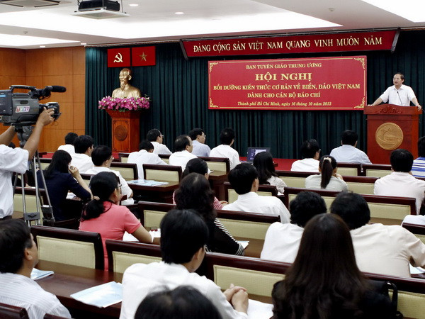 Nâng cao kiến thức luật phòng, chống tham nhũng cho nhà báo ảnh 1