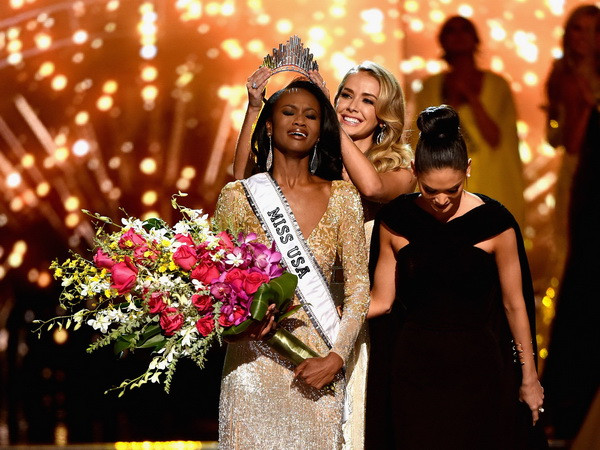 Nữ quân nhân đầu tiên đăng quang ngôi vị Hoa hậu Mỹ ảnh 1