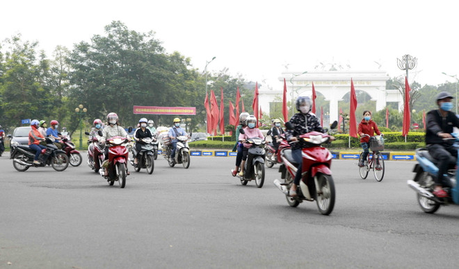 [Photo] Vĩnh Phúc: Cách ly xã hội toàn thành phố Vĩnh Yên ảnh 2