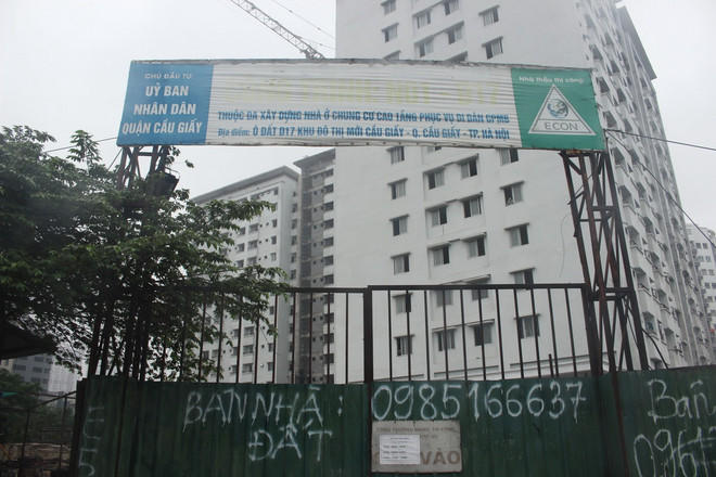 Dự án nhà ở tái định cư N01-D17 Duy Tân. (Ảnh: Hồng Thắm/TTXVN) ttxvn_1806_nha tai dinh cu (3).jpg