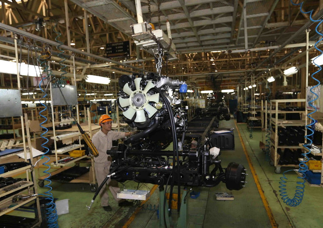 ttxvn_1806_lap rap xe (2).jpg