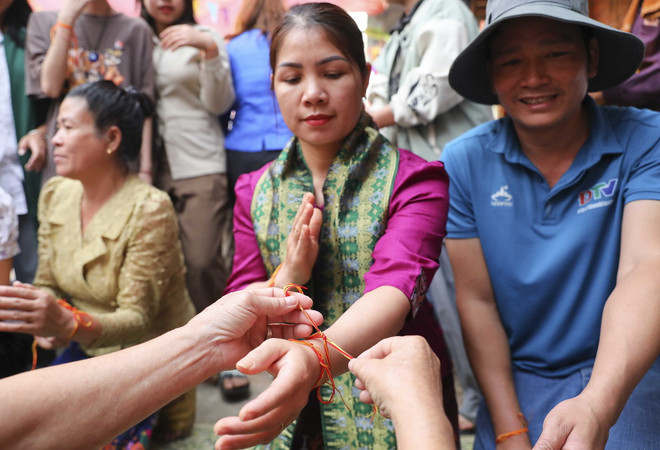 ttxvn_0604_kham ban (2).jpg