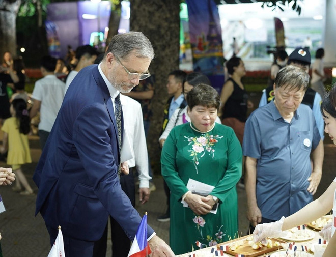 0604_am thuc phap (2).jpg