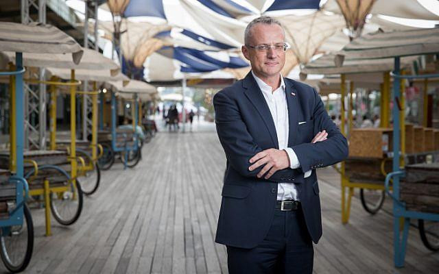 Đại sứ Ba Lan tại Israel Marek Magierowski bị tấn công và lăng mạ ảnh 1