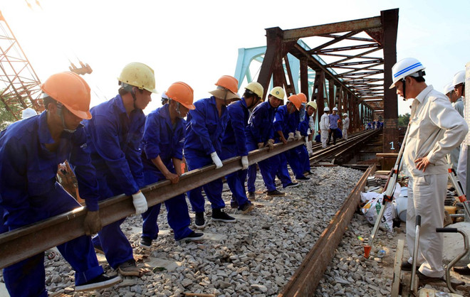 Thay nhịp mới, cầu Trà Bồng đảm bảo tốc độ và an toàn tàu Bắc-Nam ảnh 1