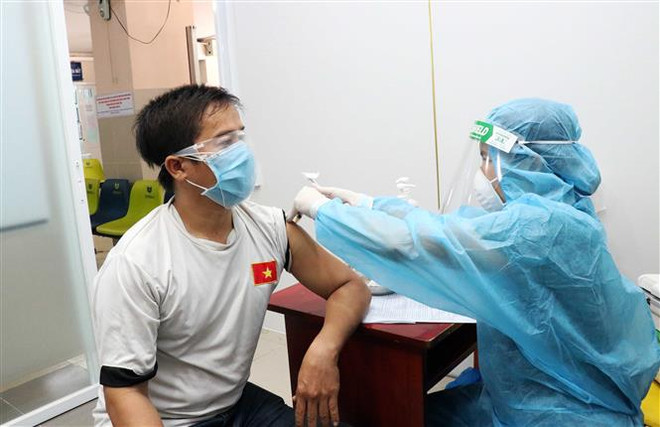 Nhiều bệnh nhân xuất viện, TP.HCM sẽ triển khai tiêm vaccine đợt 5 ảnh 1