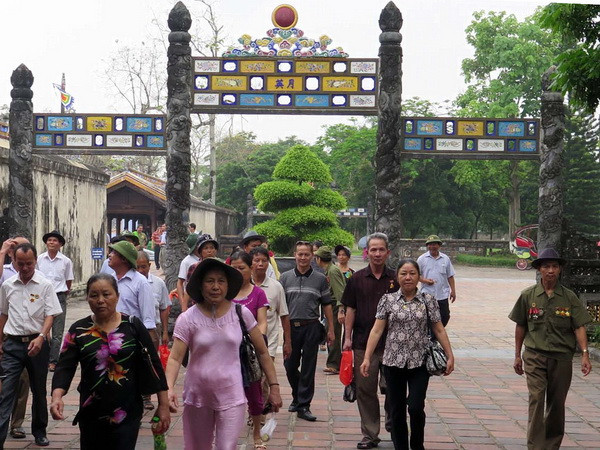 Thừa Thiên-Huế đón hơn 2,1 triệu lượt du khách trong 8 tháng ảnh 1