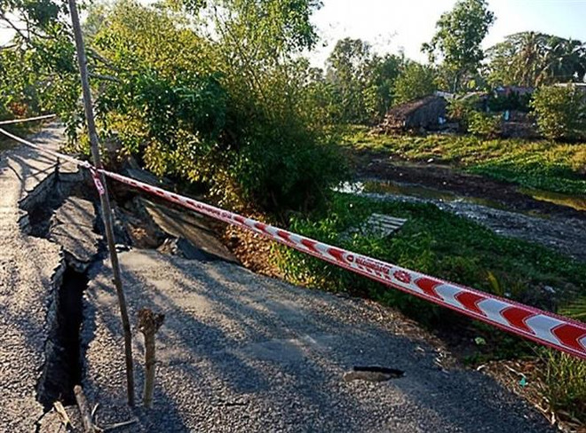 Thêm một tuyến giao thông tại Cà Mau tiếp tục sụp lún nghiêm trọng ảnh 1