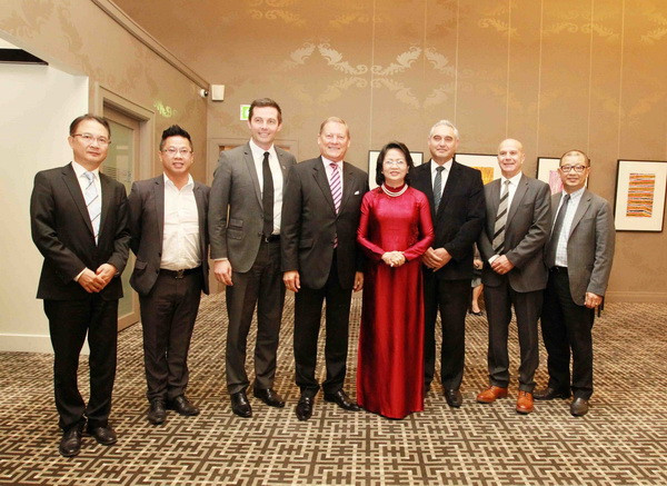 Phó Chủ tịch nước Đặng Thị Ngọc Thịnh tiếp đại diện một số công ty Australia quan tâm đầu tư tại Việt Nam. (Ảnh: Quang Hải/TTXVN) Phó Chủ tịch nước gặp gỡ đại diện kiều bào và một số công ty Australia ảnh 4