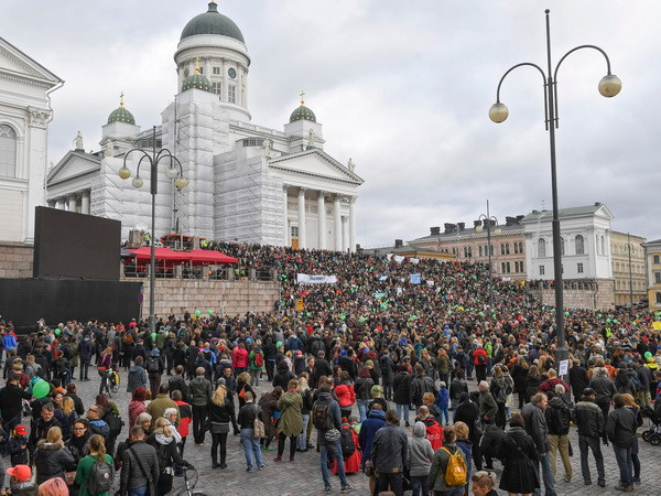 Biểu tình ủng hộ và phản đối người tị nạn tại Phần Lan sang ngày thứ 3 ảnh 1