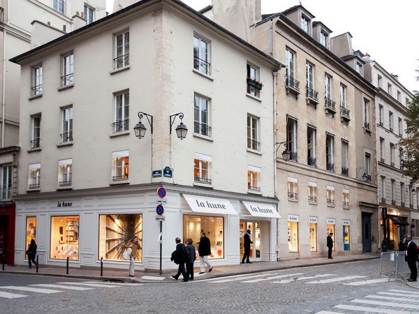 Hiệu sách La Hune nổi tiếng của Pháp đóng cửa do "cạn" tiền ảnh 1