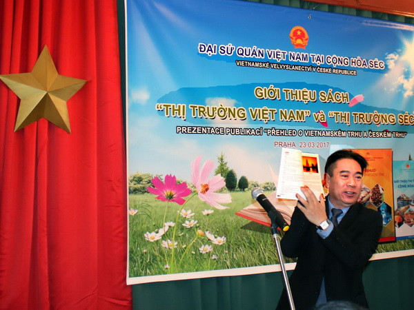Ra mắt “cẩm nang” về thị trường Việt Nam tại Cộng hòa Séc ảnh 1