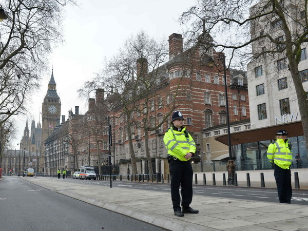 Các đối tượng bị bắt tại London đều tình nghi âm mưu khủng bố ảnh 1