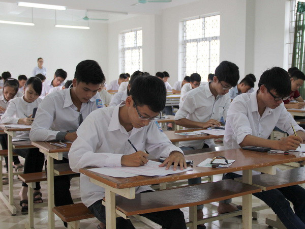 Phương án thi trắc nghiệm: Giảm sức ép cho thí sinh và xã hội ảnh 1