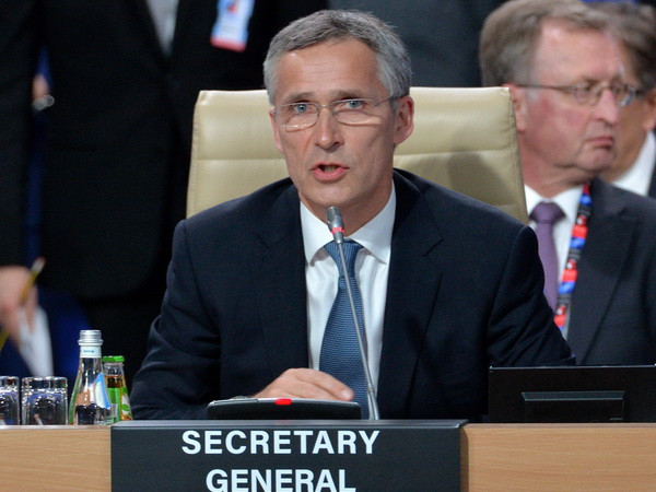 NATO sẽ tăng cường hỗ trợ liên quân chống IS ở Iraq và Syria ảnh 1