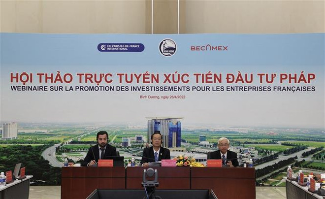 Lãnh đạo Bình Dương phối hợp chủ trì buổi xúc tiến thu hút đầu tư doanh nghiệp Pháp. (Ảnh: TTXVN phát) Nửa thế kỷ hợp tác và phát triển của Quan hệ Ngoại giao Việt-Pháp ảnh 2