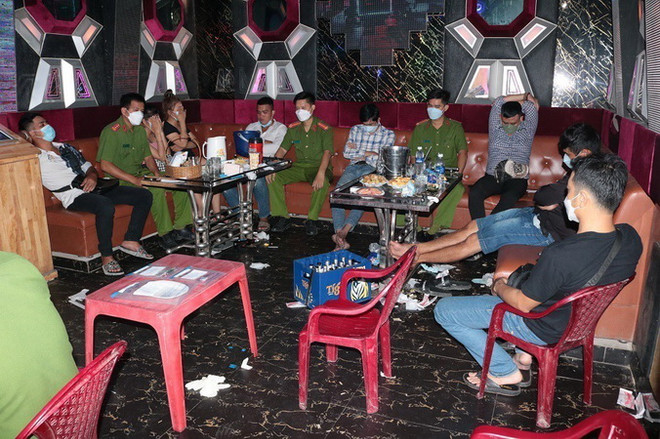 Trà Vinh: Tạm giữ hình sự 3 đối tượng tổ chức sử dụng chất ma túy ảnh 1