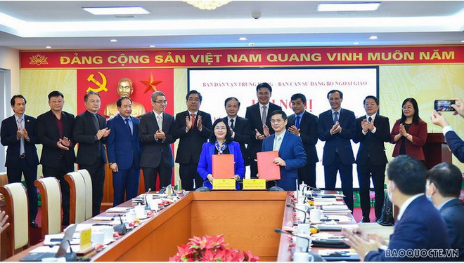 Tăng cường lãnh đạo của Đảng với công tác người Việt Nam ở nước ngoài ảnh 1