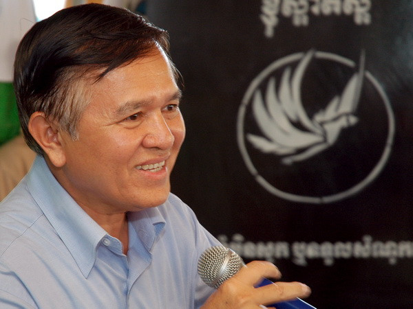 Ông Kem Sokha phát biểu trong một sự kiện ở Phnom Penh. (Nguồn: EPA/TTXVN) Campuchia: Các nghị sỹ đảng CNRP đối lập trở lại Quốc hội ảnh 1