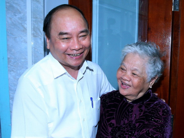 Thủ tướng Nguyễn Xuân Phúc thăm các gia đình chính sách ở Cần Thơ ảnh 1