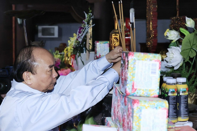 Chủ tịch nước dâng hương Tổ Mẫu Âu Cơ và Quốc tổ Lạc Long Quân ảnh 3