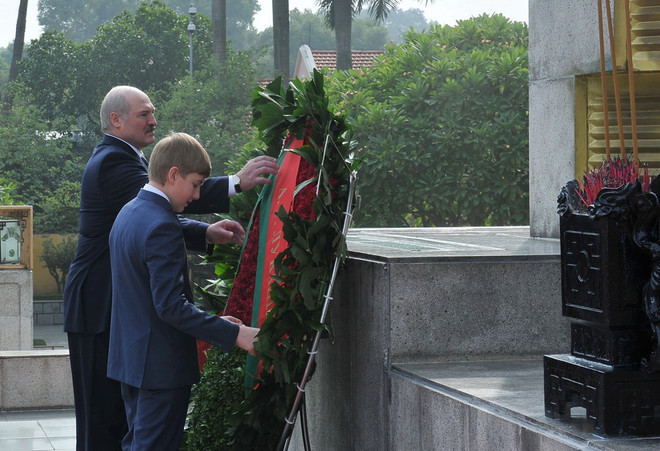 Tổng thống Belarus kết thúc tốt đẹp chuyến thăm Việt Nam ảnh 1