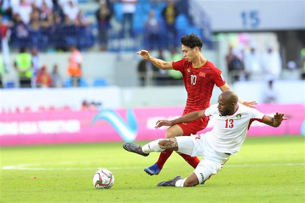 Tiền đạo Công Phượng trong trận gặp đội tuyển Jordan. (Ảnh: Hoàng Linh/TTXVN) Đội tuyển Việt Nam học về VAR, tìm cách hóa giải Nhật Bản ảnh 1