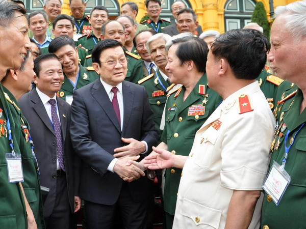 Chủ tịch nước gặp mặt Ban chỉ đạo sách "Ký ức người lính" ảnh 1