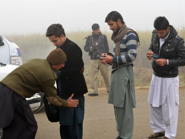 Pakistan đóng cửa các trường học do khả năng bị tấn công liều chết ảnh 1