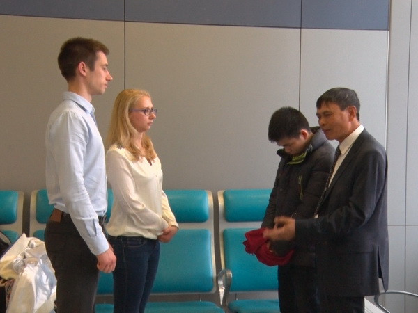 Dẫn độ đối tượng hành hung người dã man từ Belarus về Việt Nam ảnh 1