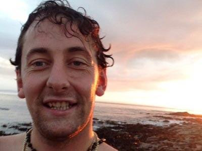 Ông bố ba con chết nghẹn vì cố nuốt hết chiếc bánh mỳ kẹp ảnh 1