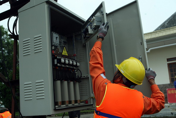 Cắt điện của gần 1.000 hộ dân Hà Nội để đảm bảo an toàn do nước ngập ảnh 1