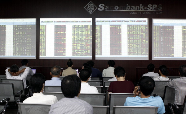 Chứng khoán 23/7: Cổ phiếu ngân hàng giảm điểm mạnh, VN-Index tăng nhẹ ảnh 1