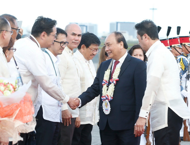 Thủ tướng Nguyễn Xuân Phúc đến Philippines bắt đầu tham dự ASEAN-31 ảnh 1